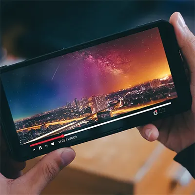 Video Marketing: When to Use Live Video vs Recorded Video